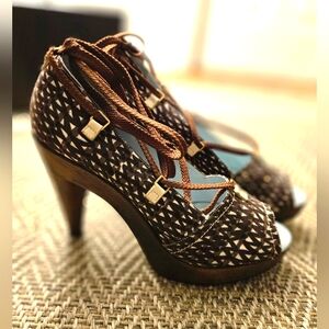Vintage Tracy Reese Heels